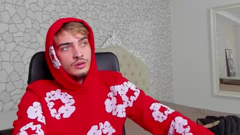 Snapshot of brandontatex chatting on 10-28-25, 07:01 BrandonTateX online show from 10-28-25, 07:01