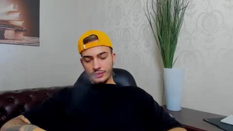 Snapshot of brandontatex chatting on 11-06-25, 10:38 BrandonTateX online show from 11-06-25, 10:38