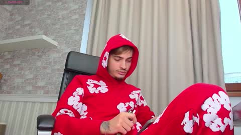 Snapshot of brandontatex chatting on 11-27-25, 12:18 BrandonTateX online show from 11-27-25, 12:18