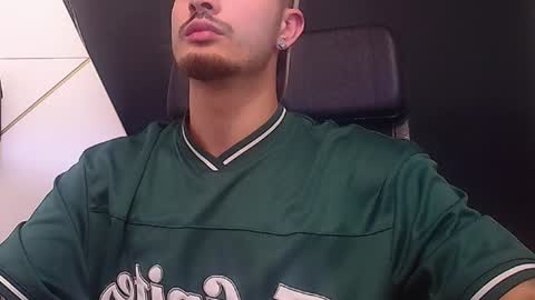Snapshot of brandontatex chatting on 06-19-26, 03:38 BrandonTateX online show from 06-19-26, 03:38