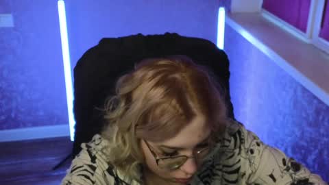 Belle  online show from 01-15-25, 02:49