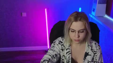 Belle  online show from 02-12-25, 02:56