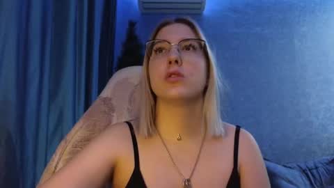 Snapshot of brandy__stars chatting on 01-10-26, 01:57 Belle online show from 01-10-26, 01:57