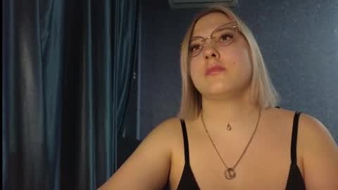 Snapshot of brandy__stars chatting on 03-20-26, 02:22 Belle online show from 03-20-26, 02:22