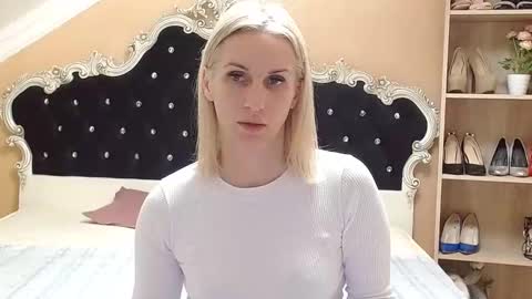 Snapshot of brandyweed chatting on 10-22-25, 07:52 brandyweed online show from 10-22-25, 07:52