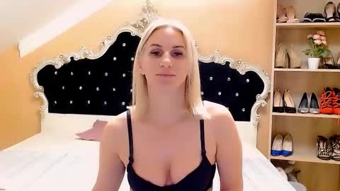 Snapshot of brandyweed chatting on 10-23-25, 06:56 brandyweed online show from 10-23-25, 06:56