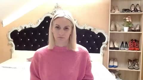 Snapshot of brandyweed chatting on 10-27-25, 07:01 brandyweed online show from 10-27-25, 07:01