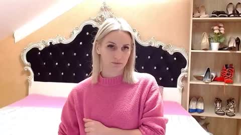 Snapshot of brandyweed chatting on 11-18-25, 07:07 brandyweed online show from 11-18-25, 07:07