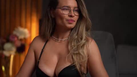 Alex online show from 10-05-25, 04:33