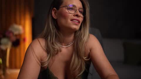 Alex online show from 10-15-25, 04:34