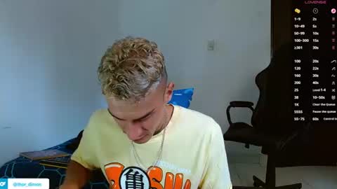 Snapshot of bray_hotboy chatting on 06-12-26, 04:39 Bray Hotboy online show from 06-12-26, 04:39