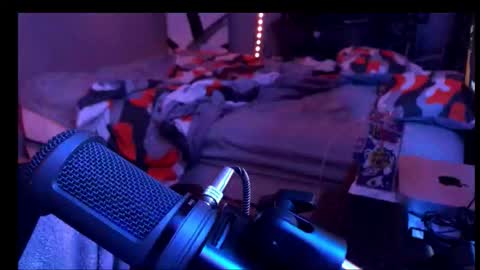 Snapshot of braylensaurex chatting on 11-21-25, 04:44 MANTE online show from 11-21-25, 04:44