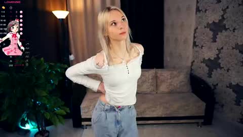 Mia Bunyard online show from 02-17-25, 07:53