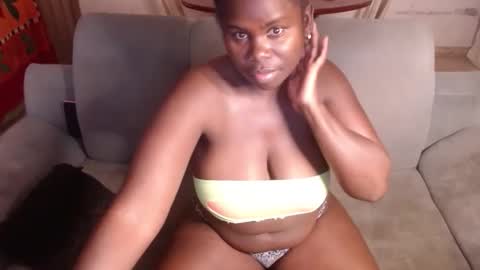 Valentina online show from 11-19-25, 07:19