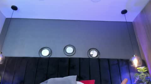   online show from 04-11-26, 07:45