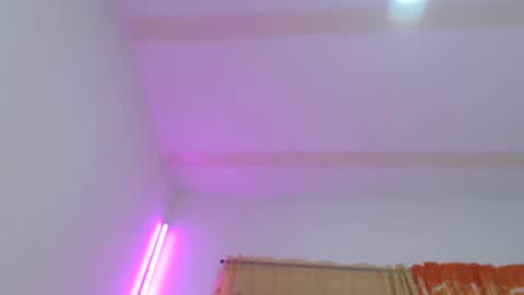 Snapshot of brenda_lott chatting on 10-04-25, 04:32 Brenda online show from 10-04-25, 04:32