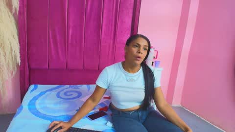 Snapshot of brendarendon chatting on 02-14-26, 04:26 brendarendon online show from 02-14-26, 04:26