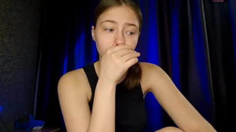 Mia   online show from 05-18-26, 07:25