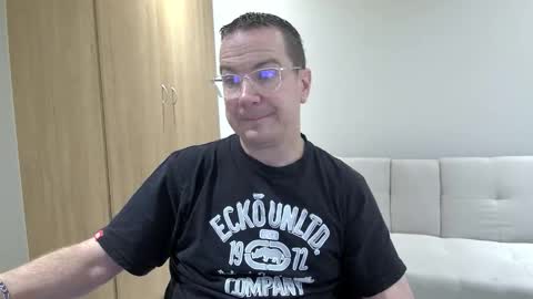 Snapshot of brettdj chatting on 03-15-26, 01:39 Brett online show from 03-15-26, 01:39