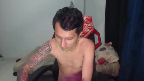 Snapshot of brian_sweetx chatting on 04-16-26, 01:06 Brian sweetx Independent online show from 04-16-26, 01:06