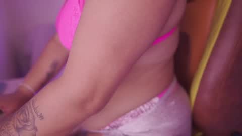 Snapshot of briana_collin chatting on 06-12-26, 06:40 Briana online show from 06-12-26, 06:40