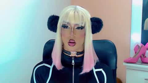 BRIANA online show from 11-10-25, 08:41