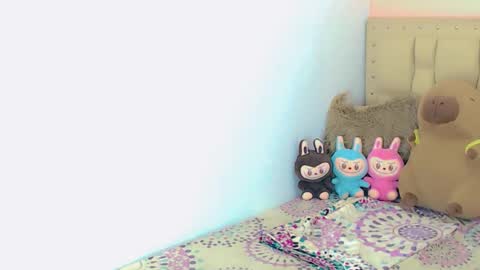 BRIANA online show from 11-18-25, 04:39