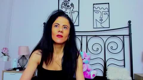 Snapshot of brianaflynt chatting on 11-02-25, 08:22 brianaflynt online show from 11-02-25, 08:22