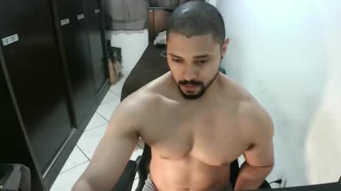 Snapshot of brianaries chatting on 11-08-25, 04:01 brianaries online show from 11-08-25, 04:01