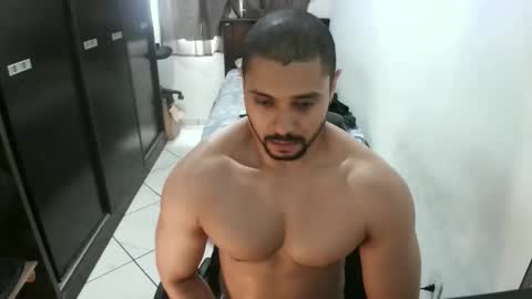 Snapshot of brianaries chatting on 12-17-25, 04:57 brianaries online show from 12-17-25, 04:57