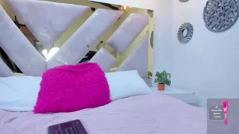 Snapshot of briannahill_ chatting on 09-17-25, 12:07 Brianna online show from 09-17-25, 12:07