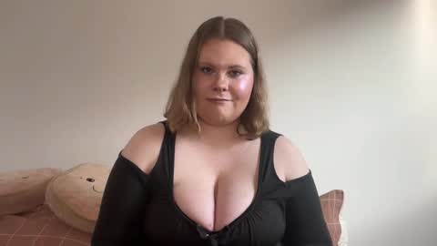 Snapshot of briannakiss21 chatting on 11-14-25, 08:02 Brianna online show from 11-14-25, 08:02