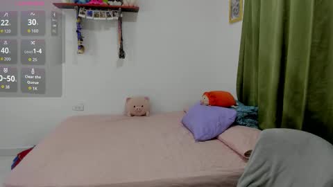 Snapshot of briar_05 chatting on 11-11-25, 12:21 Briar online show from 11-11-25, 12:21