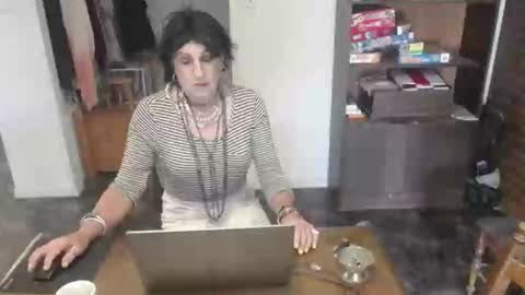 bridgetfouru online show from 11-24-25, 08:19