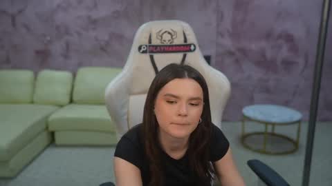 Diamonds Girls online show from 05-17-26, 10:22