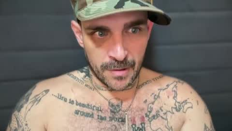 Snapshot of brightbluebrazilianeyes chatting on 07-01-26, 06:04 Ricardo online show from 07-01-26, 06:04
