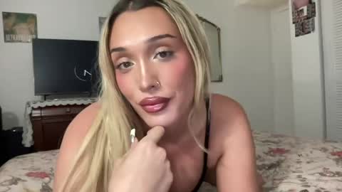 Snapshot of briiiibaby01 chatting on 07-10-26, 01:21 bri online show from 07-10-26, 01:21