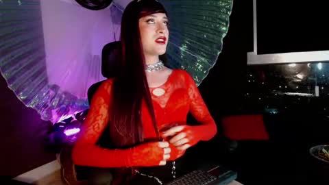 Snapshot of brillamettal chatting on 12-16-24, 07:37 Brilla Mettal online show from 12-16-24, 07:37
