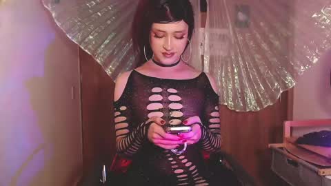 Snapshot of brillamettal chatting on 02-25-25, 01:20 Brilla Mettal online show from 02-25-25, 01:20