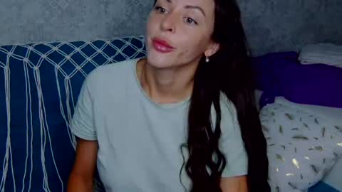 Snapshot of brilliant_doll chatting on 07-08-26, 03:44 Nika online show from 07-08-26, 03:44