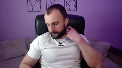 Snapshot of brindlefly69 chatting on 04-10-26, 10:31 brindlefly69 online show from 04-10-26, 10:31