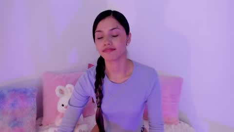 Snapshot of brisa_blue chatting on 05-19-26, 08:26 Brisa online show from 05-19-26, 08:26