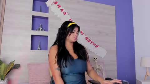 Britanny online show from 10-16-25, 01:56