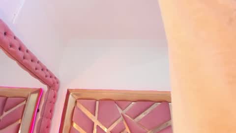 Britany online show from 04-18-26, 07:18