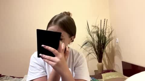 Snapshot of britanysuther chatting on 06-17-26, 05:14 Ciri online show from 06-17-26, 05:14