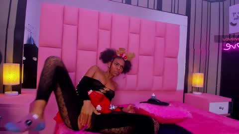 Snapshot of brithanyslim chatting on 12-19-24, 08:34 brithanyslim online show from 12-19-24, 08:34