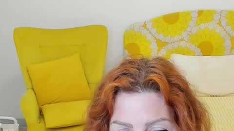 Snapshot of britishmilfpenelope chatting on 02-09-26, 01:53 Penelope online show from 02-09-26, 01:53