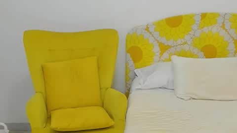 Snapshot of britishmilfpenelope chatting on 02-09-26, 01:59 Penelope online show from 02-09-26, 01:59