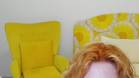 Snapshot of britishmilfpenelope chatting on 05-31-26, 02:53 Penelope online show from 05-31-26, 02:53