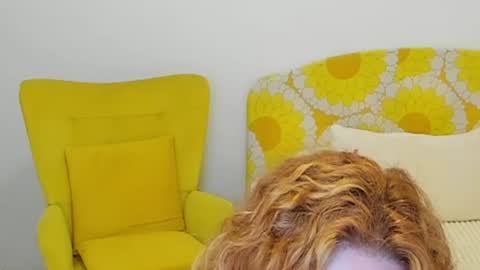 Snapshot of britishmilfpenelope chatting on 06-14-26, 03:19 Penelope online show from 06-14-26, 03:19